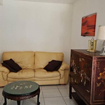 Maison Centre De Bellegarde Avec Jardin Et Terrasse Equipee D'Un Salon De Jardin Et D'Un Barbecue Cuisine Equipee 3 Chambres Avec 2 Lits Double 140X190 Et 2 Lits Simple Chauffage Poele A Granules Parking Gratuit Devant La Maison Bellegarde-du-Loiret Exteriér fotografie