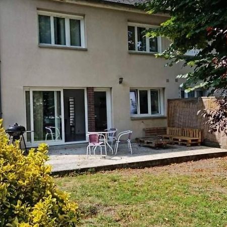 Maison Centre De Bellegarde Avec Jardin Et Terrasse Equipee D'Un Salon De Jardin Et D'Un Barbecue Cuisine Equipee 3 Chambres Avec 2 Lits Double 140X190 Et 2 Lits Simple Chauffage Poele A Granules Parking Gratuit Devant La Maison Bellegarde-du-Loiret Exteriér fotografie